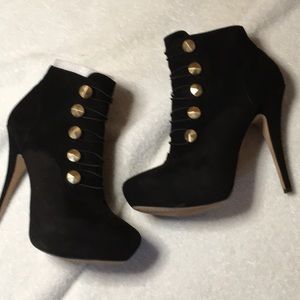 Vince Camuto black suede Shooties